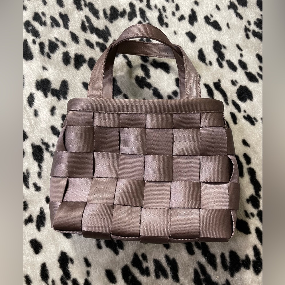Harvey's Seat Belt Bag